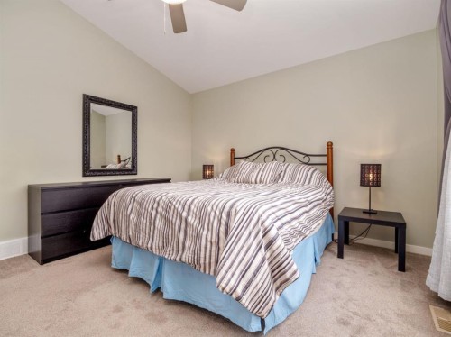 327 Mildred Dobbs Boulevard North, Lethbridge, AB - Indoor Photo Showing Bedroom