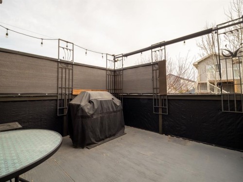 327 Mildred Dobbs Boulevard North, Lethbridge, AB - Outdoor With Exterior