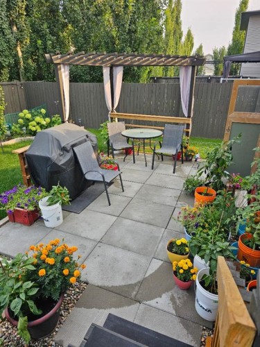 327 Mildred Dobbs Boulevard North, Lethbridge, AB - Outdoor With Deck Patio Veranda