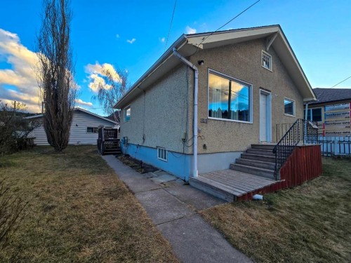 7070 18 Avenue, Coleman, AB - Outdoor