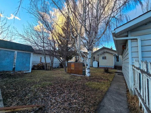 7070 18 Avenue, Coleman, AB - Outdoor