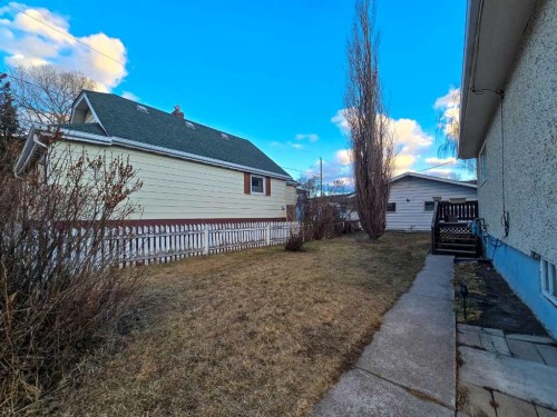 7070 18 Avenue, Coleman, AB - Outdoor
