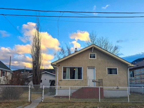7070 18 Avenue, Coleman, AB - Outdoor