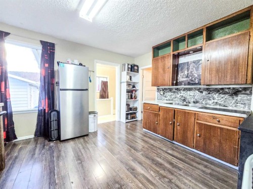 7070 18 Avenue, Coleman, AB - Indoor
