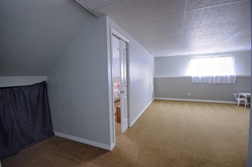 109 3 Avenue East, Barnwell, AB - Indoor Photo Showing Other Room