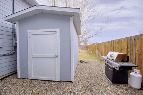 109 3 Avenue East, Barnwell, AB - Outdoor With Exterior