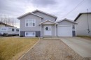 109 3 Avenue East, Barnwell, AB  - Outdoor With Facade 
