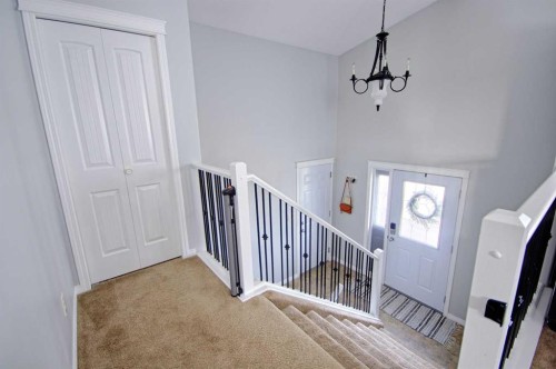 109 3 Avenue East, Barnwell, AB - Indoor Photo Showing Other Room