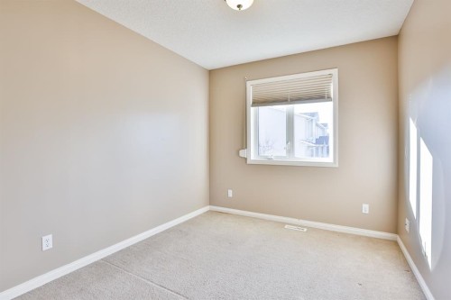 326 Lynx Crescent North, Lethbridge, AB - Indoor Photo Showing Other Room