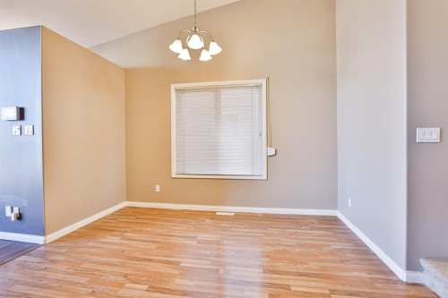 326 Lynx Crescent North, Lethbridge, AB - Indoor Photo Showing Other Room