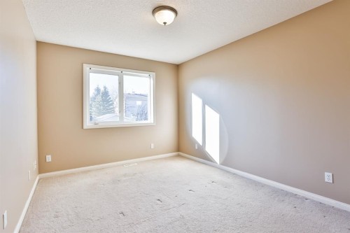 326 Lynx Crescent North, Lethbridge, AB - Indoor Photo Showing Other Room