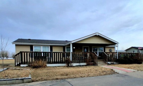 414 Conductor Boulevard, Coaldale, AB 