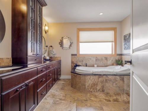 164 Riverstone Boulevard West, Lethbridge, AB - Indoor Photo Showing Bathroom