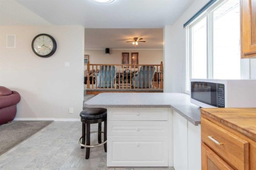 384 N 100 E, Raymond, AB - Indoor