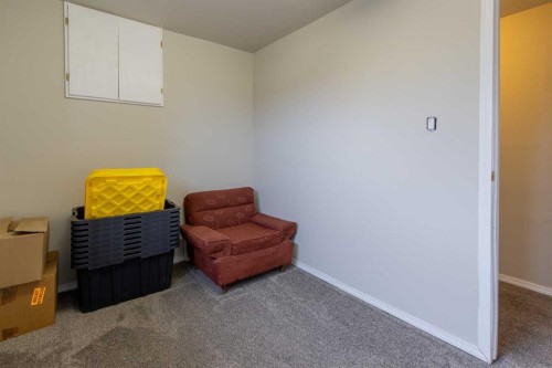 384 N 100 E, Raymond, AB - Indoor