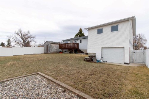 384 N 100 E, Raymond, AB - Outdoor
