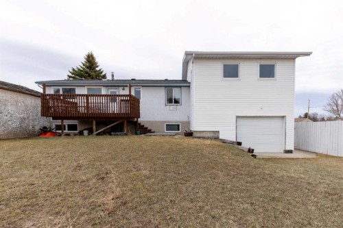 384 N 100 E, Raymond, AB - Outdoor With Deck Patio Veranda With Exterior