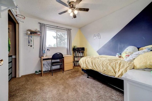 2020 25Th Avenue North, Lethbridge, AB - Indoor Photo Showing Bedroom