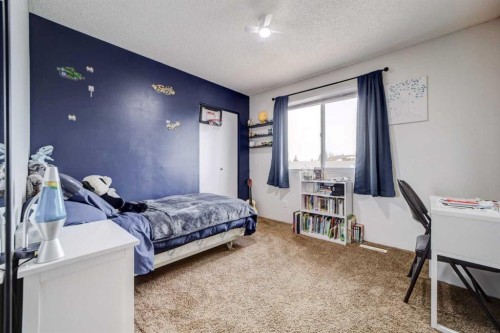 2020 25Th Avenue North, Lethbridge, AB - Indoor Photo Showing Bedroom