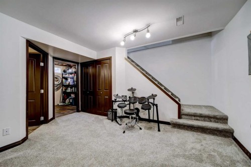 2020 25Th Avenue North, Lethbridge, AB - Indoor Photo Showing Other Room