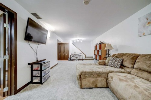 2020 25Th Avenue North, Lethbridge, AB - Indoor