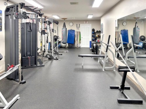 136 49 Avenue West, Claresholm, AB 