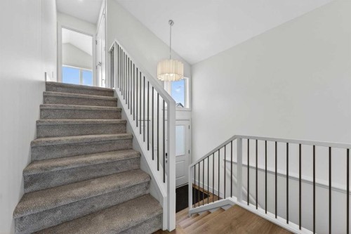 161 Caribou Bend North, Lethbridge, AB - Indoor Photo Showing Other Room