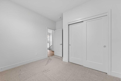 161 Caribou Bend North, Lethbridge, AB - Indoor Photo Showing Other Room