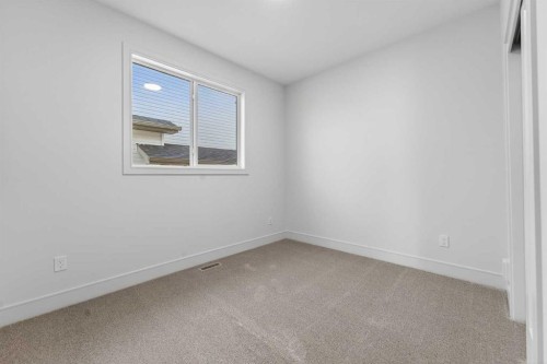 161 Caribou Bend North, Lethbridge, AB - Indoor Photo Showing Other Room