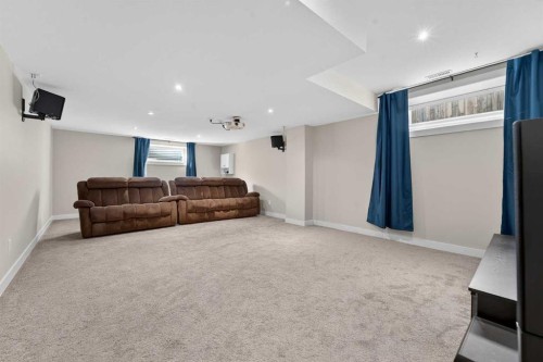 346 Twinriver Road West, Lethbridge, AB - Indoor