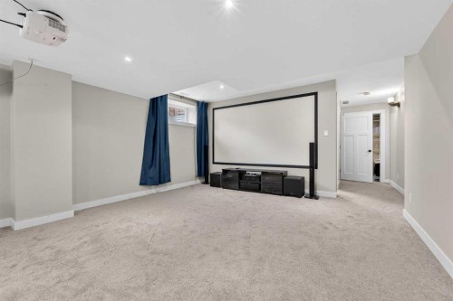 346 Twinriver Road West, Lethbridge, AB - Indoor Photo Showing Other Room