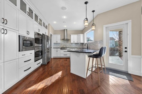 346 Twinriver Road West, Lethbridge, AB - Indoor Photo Showing Kitchen With Upgraded Kitchen
