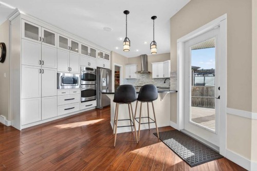 346 Twinriver Road West, Lethbridge, AB - Indoor Photo Showing Kitchen With Upgraded Kitchen