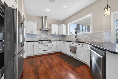 346 Twinriver Road West, Lethbridge, AB - Indoor Photo Showing Kitchen With Upgraded Kitchen
