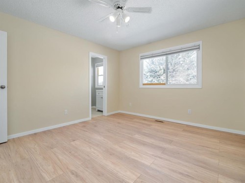 233 8 Street West, Cardston, AB - Indoor Photo Showing Other Room