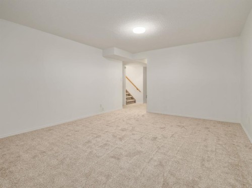 233 8 Street West, Cardston, AB - Indoor Photo Showing Other Room