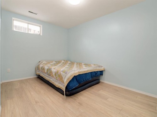 233 8 Street West, Cardston, AB - Indoor Photo Showing Bedroom