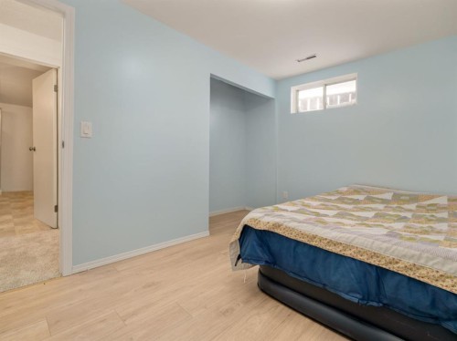 233 8 Street West, Cardston, AB - Indoor Photo Showing Bedroom