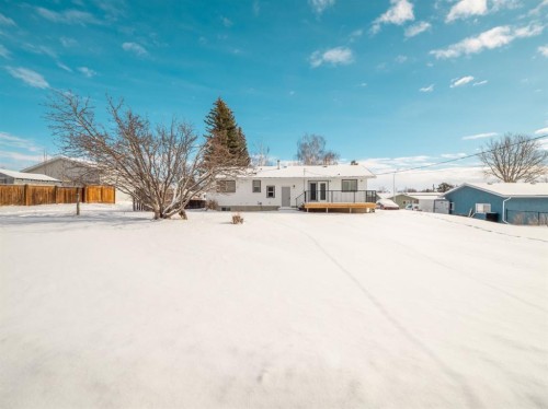 233 8 Street West, Cardston, AB - Outdoor