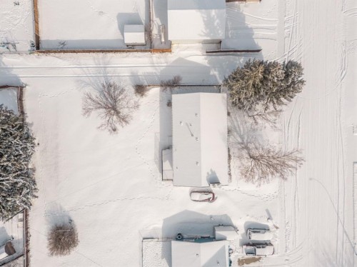 233 8 Street West, Cardston, AB - Outdoor