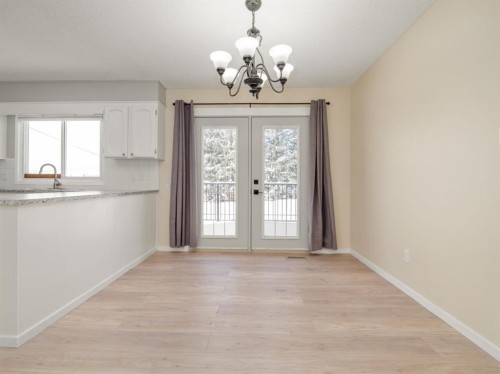 233 8 Street West, Cardston, AB - Indoor