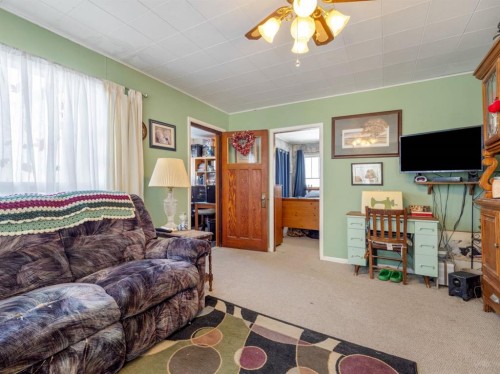 233059E Twp Rd 45, Spring Coulee, AB - Indoor Photo Showing Bedroom