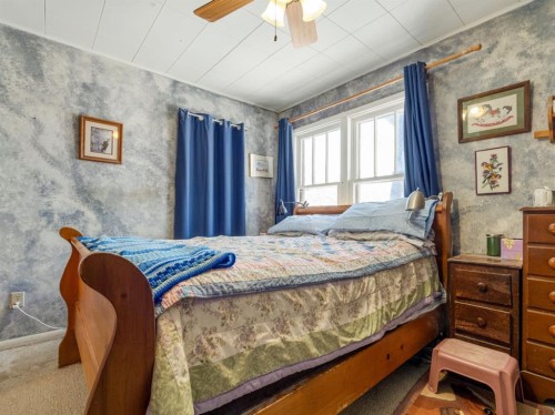 233059E Twp Rd 45, Spring Coulee, AB - Indoor Photo Showing Bedroom