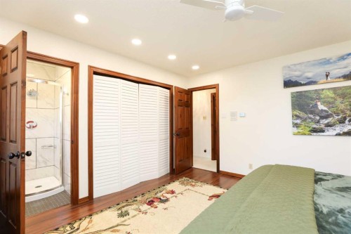 107 Temple Crescent West, Lethbridge, AB - Indoor Photo Showing Bedroom