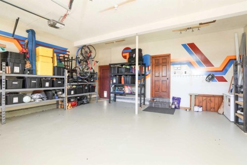 107 Temple Crescent West, Lethbridge, AB - Indoor Photo Showing Garage