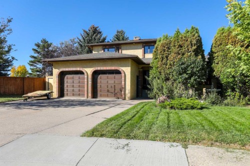 107 Temple Crescent West, Lethbridge, AB - Outdoor