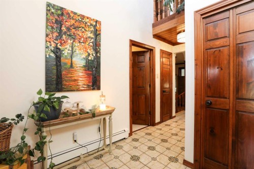 107 Temple Crescent West, Lethbridge, AB - Indoor Photo Showing Other Room