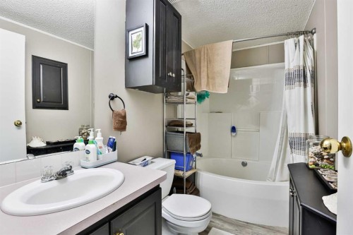 409 Conductor Boulevard, Coaldale, AB 