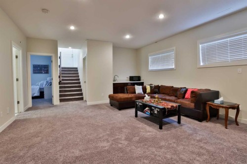 21 Riverford Close West, Lethbridge, AB - Indoor Photo Showing Other Room