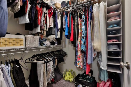 21 Riverford Close West, Lethbridge, AB - Indoor With Storage